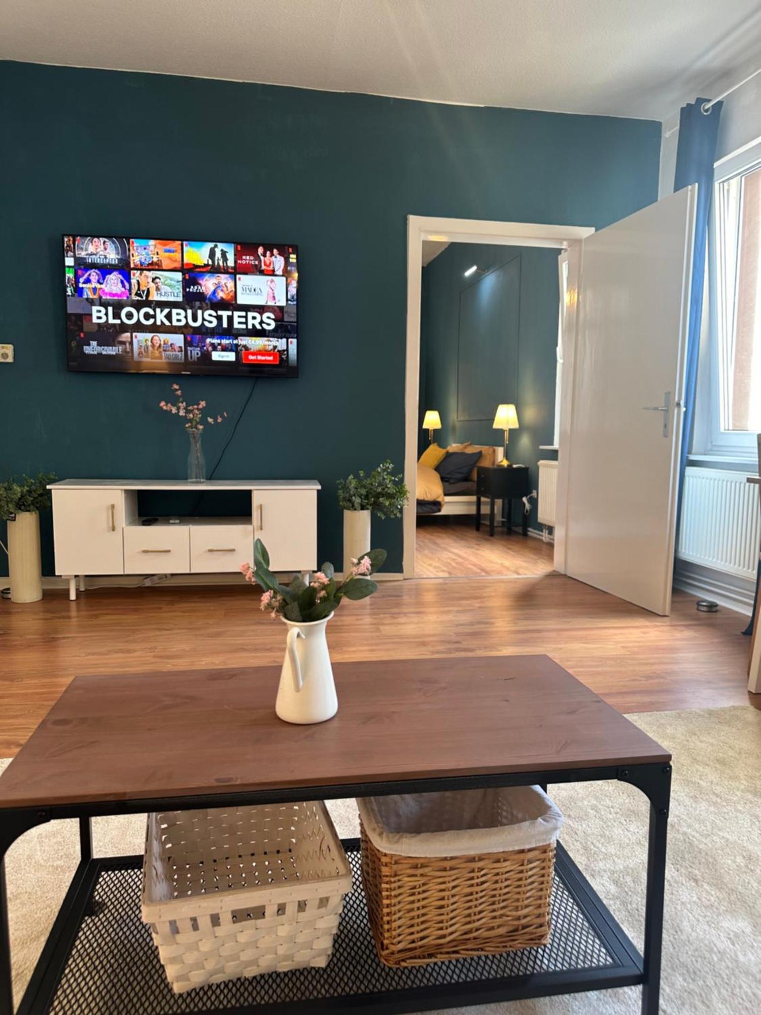 Apartment Luxury ,2 Room, Elite Location, 2 Lcd Tv